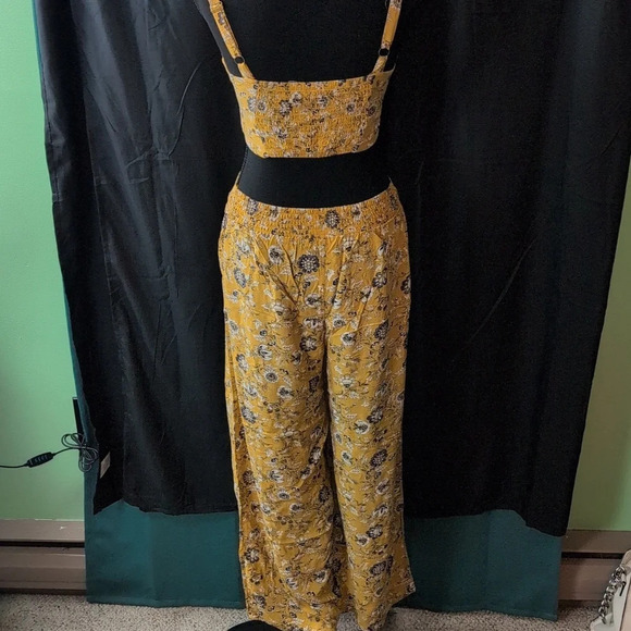 Live to be spoiled outfit. Small/Medium EUC. - Picture 2 of 10